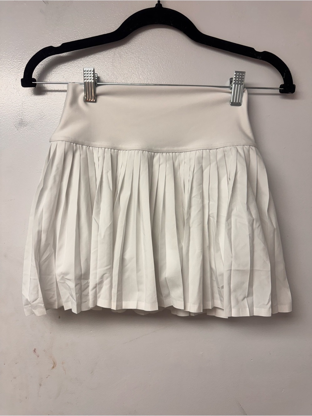 Alo Yoga Varsity Tennis Skirt XS White Pleated Skort Built In Shorts C8 - Picture 3 of 9